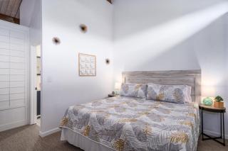 Direct Oceanfront Views Modern Penthouse in Paradise - 8