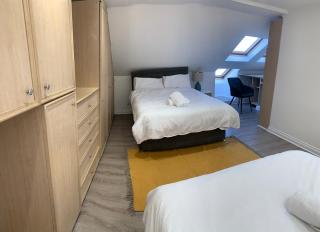 Beautiful 4 ensuite Bedroom House, Free wifi, parking, Family, Corporate, Contractors - Ilford - 7
