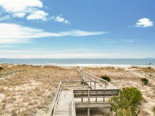 Sea Haven - OCEANFRONT! Amazing master suite with a private oceanfront deck! Recently renovated and perfect for the entire family home - Kure Beach - 5