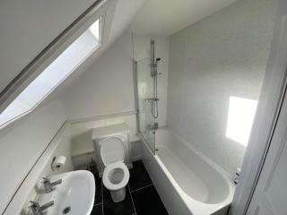 Scalloway, Waterside 2-bed, 2-ensuite apartment, great views - 1