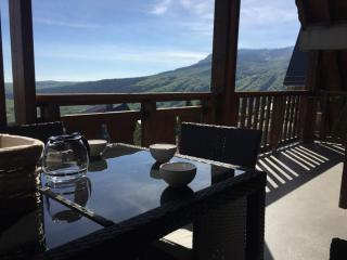 Lama-Gîte-des-Puys T3 Lamado vue époustouflante sud avec grande terrasse - Super Besse - 8