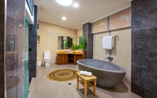 Luxury Penthouse 5 BDR 3 Bath Twin Rain Showers 365 sq mtrs - Port Douglas - 5