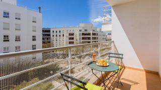 Bright & Lovesome Apartment W/ Balcony in Portimão by LovelyStay - Portimão - 9