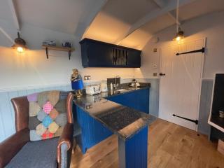 The Bibury - Westwell Downs Shepherd Huts - Oxford - 5