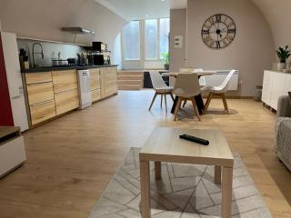 Joli meublé confortable Linge de lit non fourni - 2