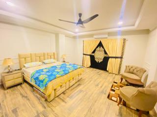 Holidazzle Serviced Apartments Bahria Town - 3