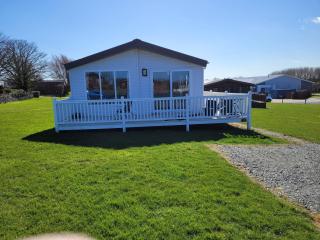 Remarkable 3-Bed House in Hull - Hull - 9