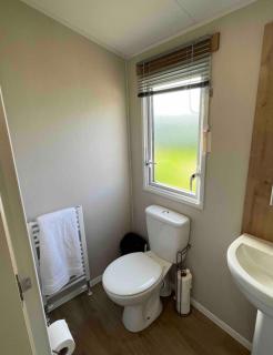 2 Bed - Sleeps 6 - 15min Walk to Beach - 7