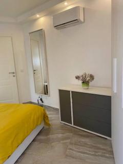 Sliema, Stylish 1 Bedroom Apartment with Parking. - 8