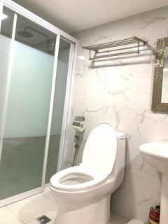 2 Bedroom Condo Unit with City and Mountain View - Cebu - 7