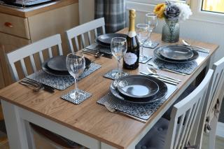 HEDDFAN, Luxury 3 bedroom timber lodge, Now with WiFi, Caer Beris Holiday Park, Builth Wells, SORRY NO TRADESMEN OR CONTRACTORS ALLOWED - 5