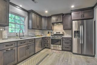 Bright Cary Home with Deck Less Than 15 Mi to Raleigh! - 9