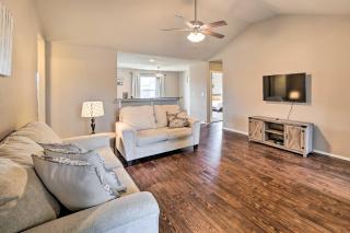 Family-Friendly Home about 16 Mi to Fayetteville - 9