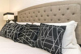 Disney Decorated Home 8min Disneyworld Pool/Spa Sleeps 22 - 5