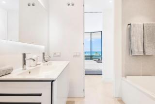 New Luxury Apartment First Line Sea View - 3
