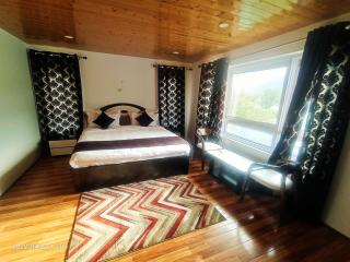 The Riverside Retreat - 4