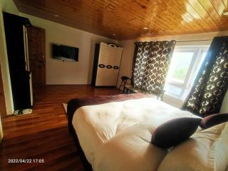 The Riverside Retreat - 3