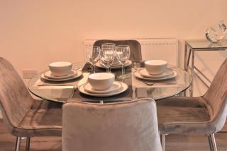 Exec 2Bed 2Bath Serviced Apartment Balcony Parking - 4