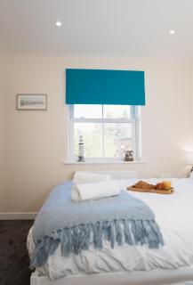 Lovely 2-bedroom Seaside Retreat with Free Parking - 8