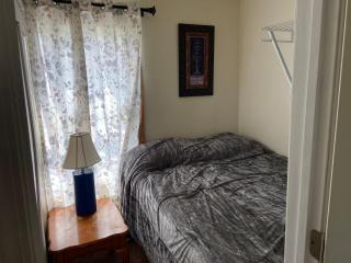 Large Country Home - Bloomington - 2