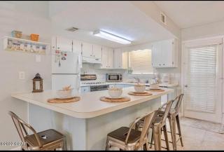 Sunny Daze, Desirable Kid Friendly Resort, 3 minute walk to the Beach, Resort Beachside Pool & Restaurant - Panama City Beach - 3