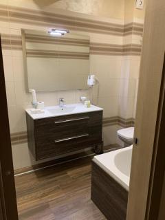 White Tower Mamaia Prestige Apartments - Mamaia - 4