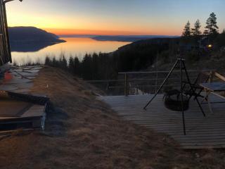 Villa Fjara sleeps 22 in 6 bedrooms - Ulven - 2