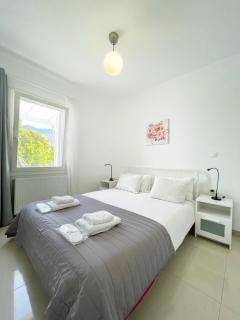 Bright & Cozy Home, 5 mins to Andros Town - Andro - 6