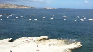 A Seafront Home away from home - St Paul's Bay - 7