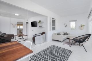 Live Simply Beach House - 4