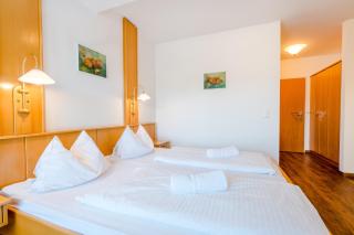 Hotel & Appartements Erlenheim - Velden am Wörthersee - 3