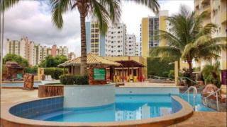 1004 - APARTAMENTO Caldas Novas, com bebidas liberadas no parque Aguatico e internet banda larga no AP Wi-Fi, próximo ao shopping Singapura - Caldas Novas - 0
