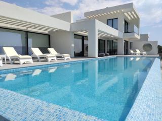 Seafront Villa Nafsika - Private Heated infinity Pool - Direct access to the beach - Play area - Halikounas - 8