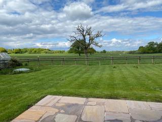 Private Entry Double bedroom with beautiful views! - Solihull - 1