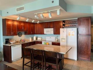 1717 Laketown Wharf 1 King Bedroom, 2 Bath - Panama City Beach - 4
