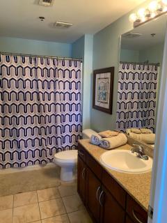 1717 Laketown Wharf 1 King Bedroom, 2 Bath - Panama City Beach - 1