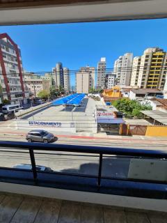 Apartamento Praia do Morro com Churrasqueira, Cozinha Gourmet e Wifi - 1