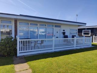 L&L's Lodge, A small but perfectly formed chalet - Chapel Saint Leonards - 0