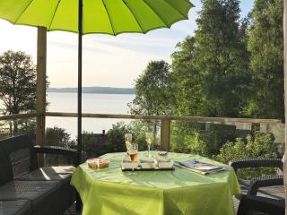 Lakeside Cabin with Lake Views - 8