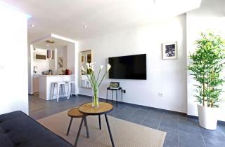 Precioso apartamento con vistas al mar y piscinas - 8