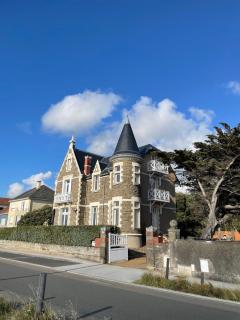 Appartement rénové dans villa d'exception face à la mer - Saint-Michel-Chef-Chef - 0