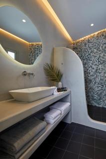Mountain and Sea Suites - Kamari - 1