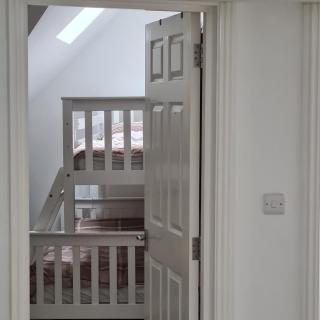 2-Bed Loft Apartment for 5ppl with private parking - Beckenham - 2