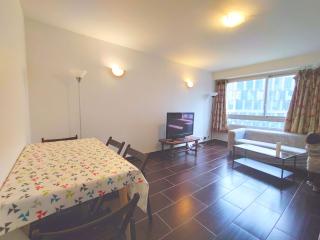 5 mn (450 m) walk Metro/La Defense/3BR/8Pers - 9