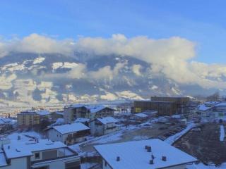 Top holiday flat in Fügen near the ski area - 9