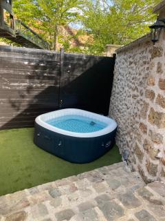 Studio duplex avec spa et cour privée - 3