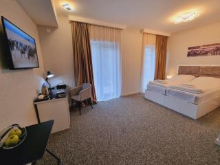 Hotel Autograph - 3