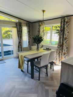 Sunbird Lodge with Hot Tub - York - 1
