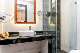 Hotel Les Ambassadeurs - 2