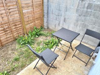 Lovely central studio/2bed - 5min to train station - 3